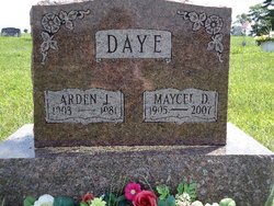 CHATFIELD Maycell D 1905-2006 grave.jpg